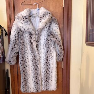 Chic Faux Fur Jacket in White and Brown leopard print vintage